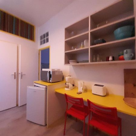 Residence Les Volets Bleus: Studio De 30 M² Classe 2 * Rochefort  Exterior photo